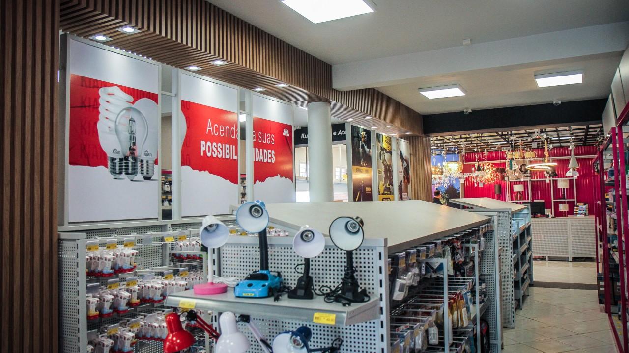 Gôndolas e Prateleiras para loja de ferragens