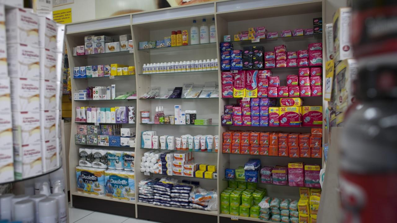 gôndola e prateleira para farmácia