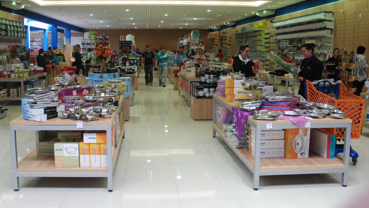 mobiliário comercial para loja de bazar e utilidades