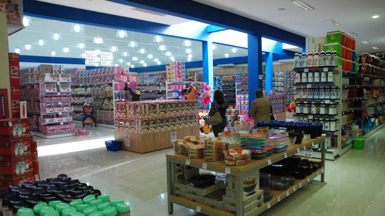 mobiliário comercial para loja de bazar e utilidades