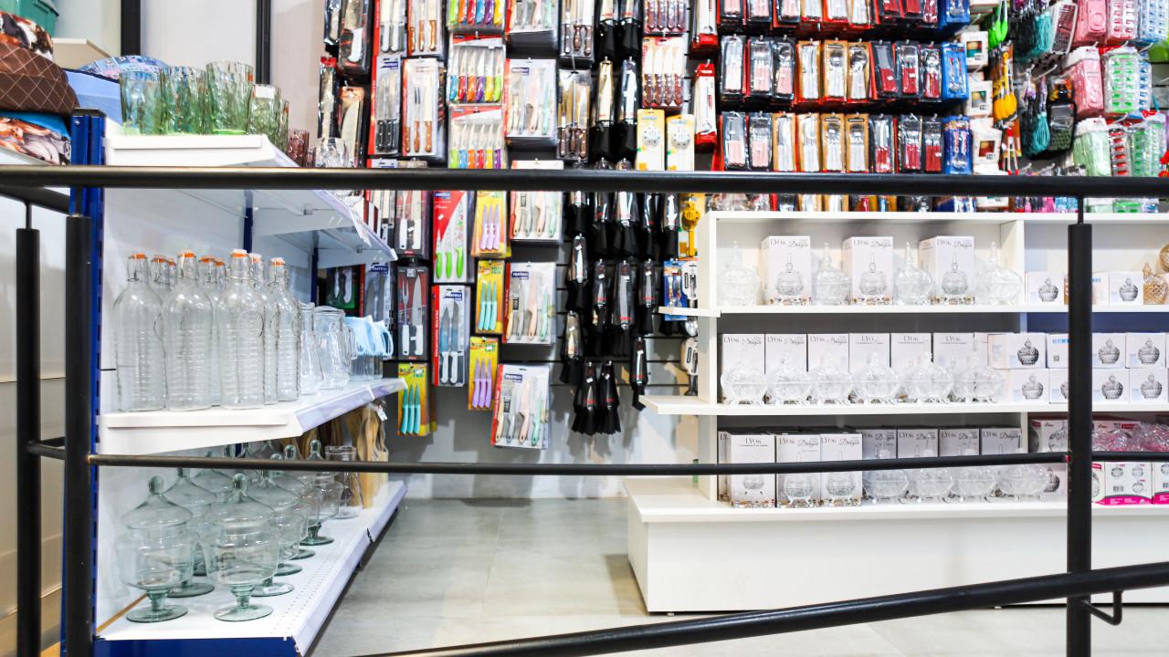 mobiliário comercial para loja de bazar e utilidades