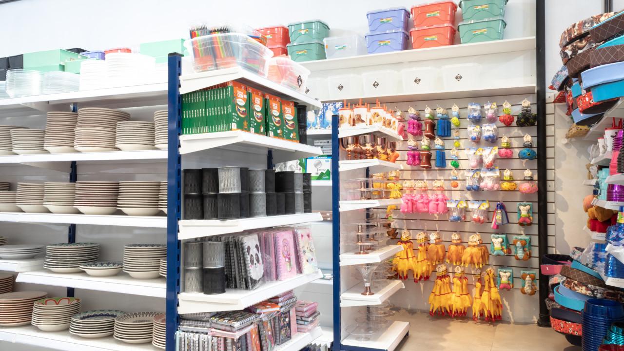 mobiliário comercial para loja dgôndolas e mobiliário para loja de bazar e utilidadese bazar e utilidades