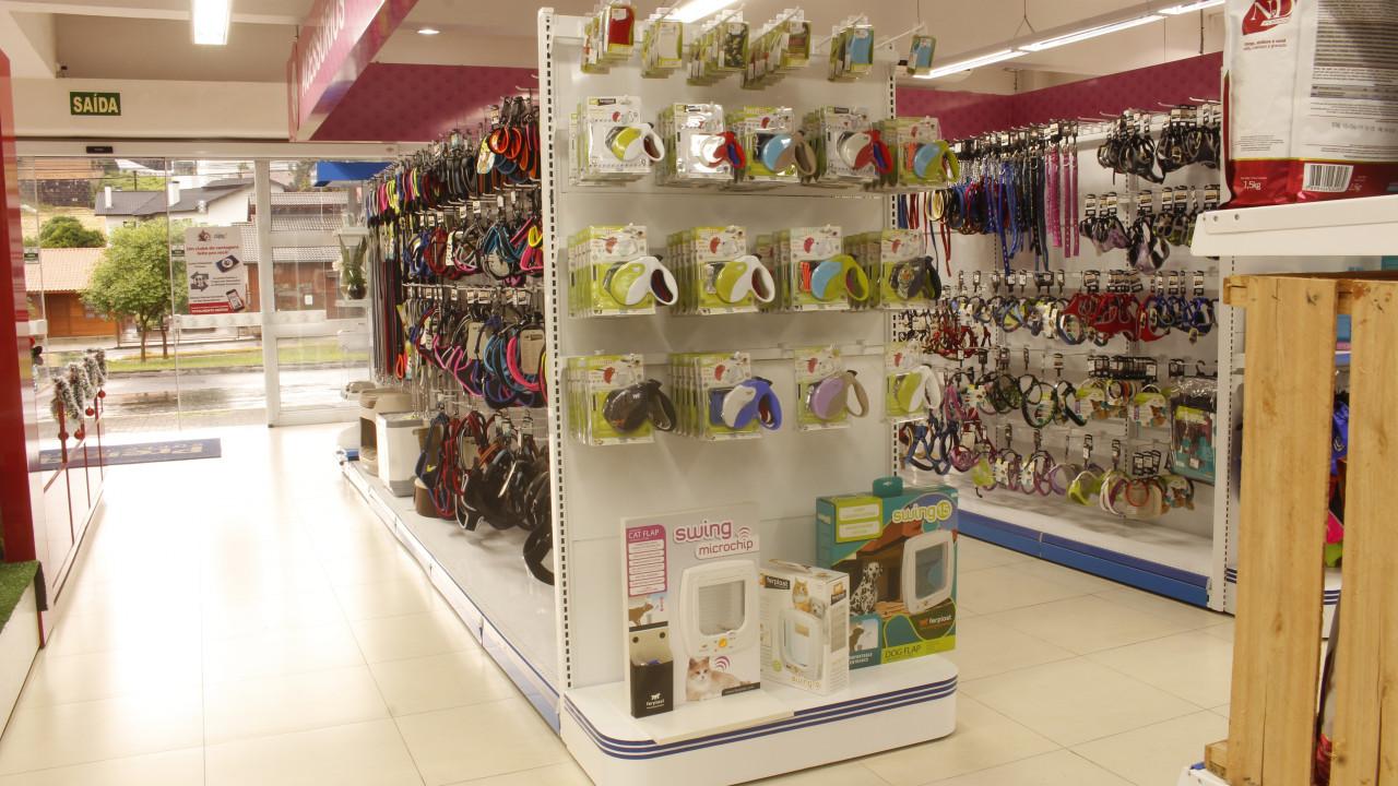 gôndolas e prateleiras para loja de rações, coleiras, petshop e agropecuárias