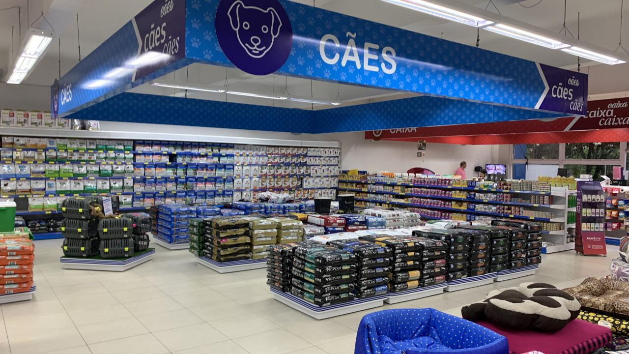 gôndolas e prateleiras para loja de rações, coleiras, petshop e agropecuárias