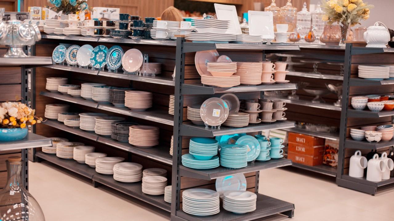 gôndolas e mobiliário para loja de bazar e utilidades