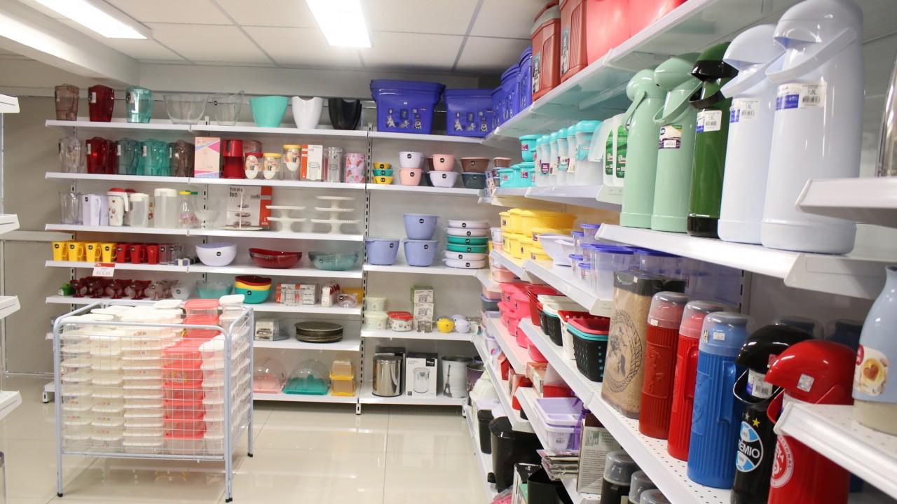 mobiliário comercial para loja de bgôndolas e mobiliário para loja de bazar e utilidadesazar e utilidades