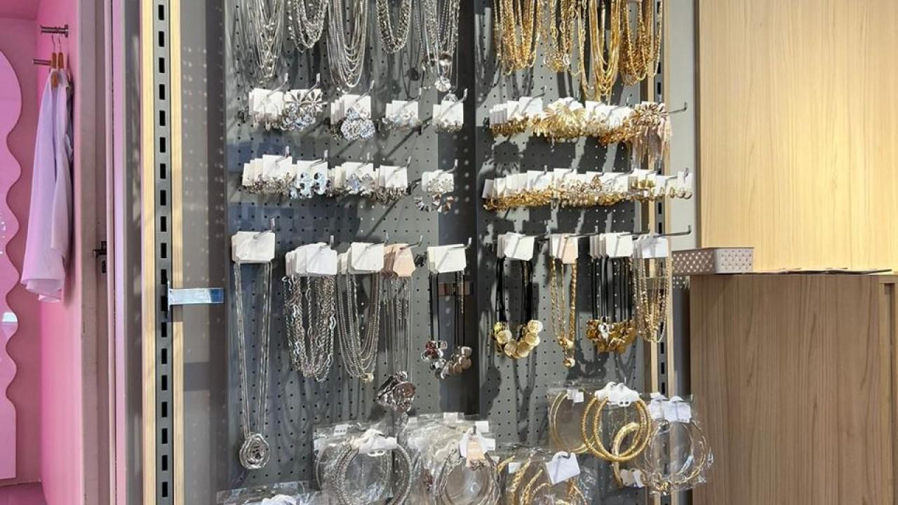 expositor para acessórios femininos