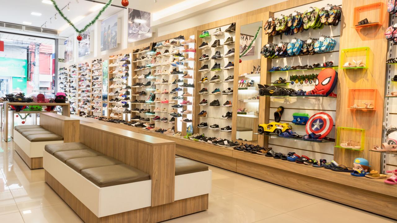 mobiliário comercial para loja de calçados