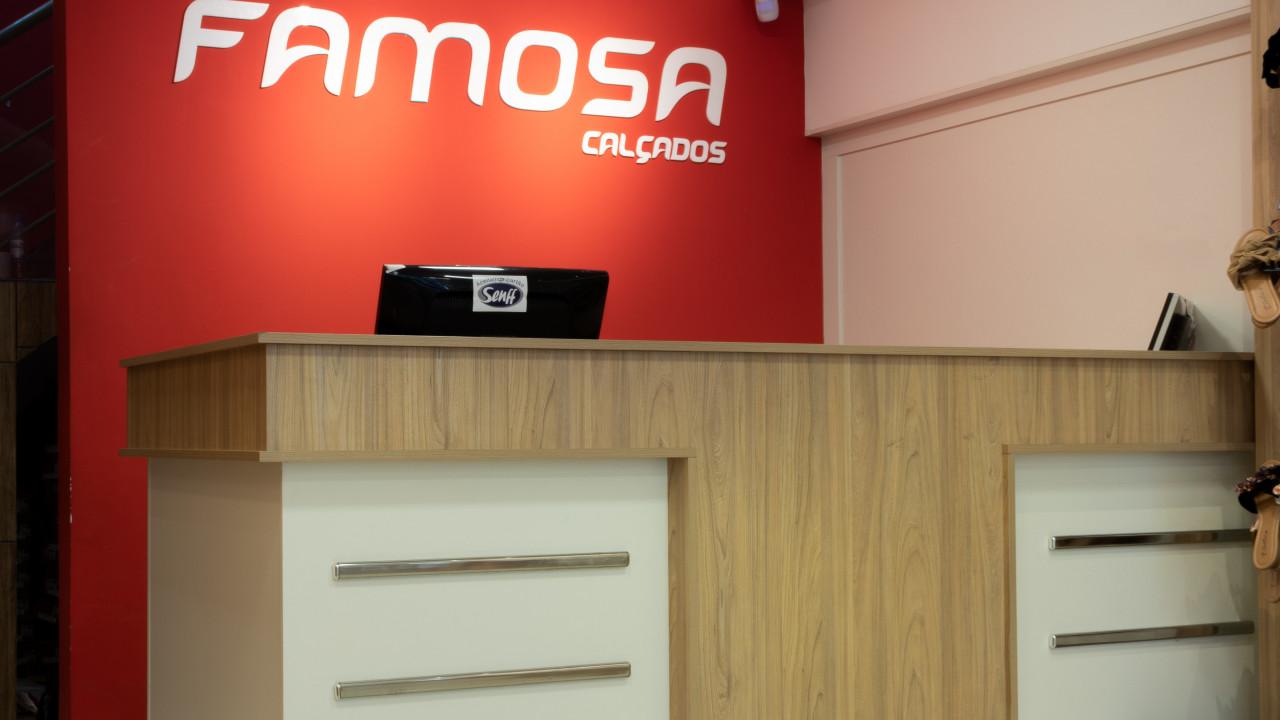 mobiliário comercial para loja de calçados