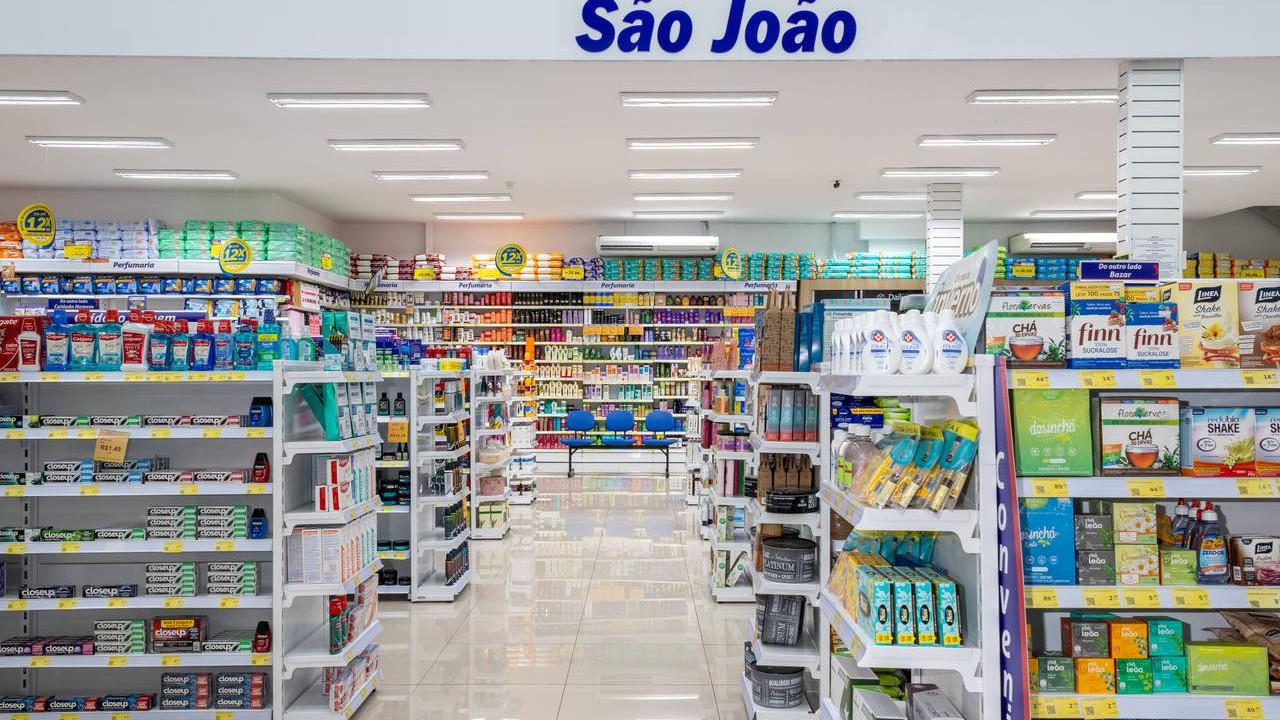 gôndola e prateleira para farmácia