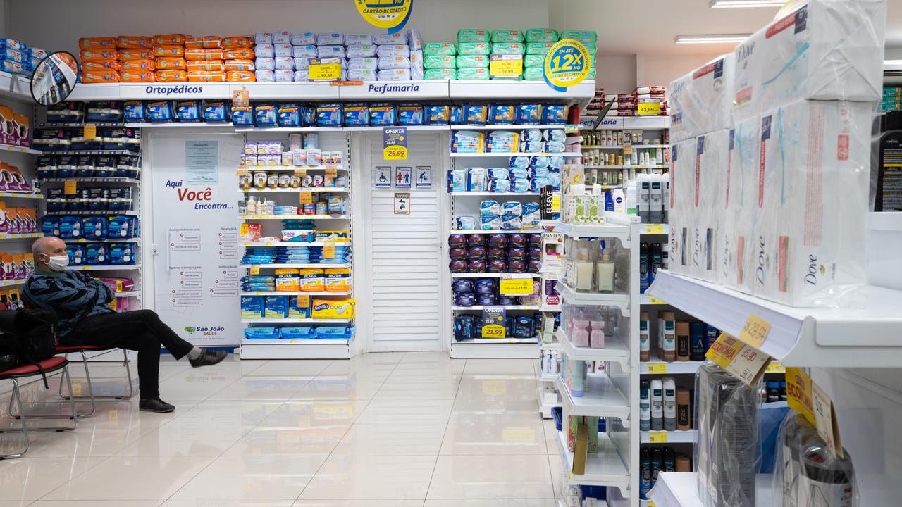 gôndola e prateleira para farmácia