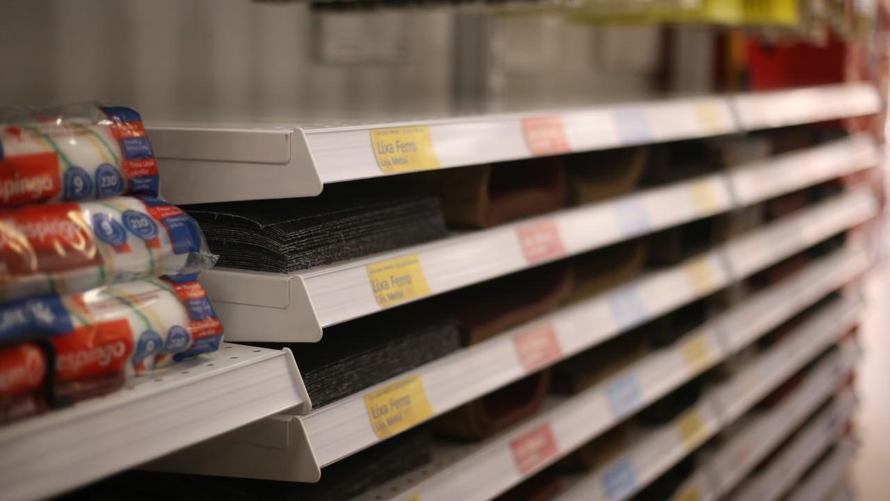 Gôndolas e Prateleiras para loja de ferragens