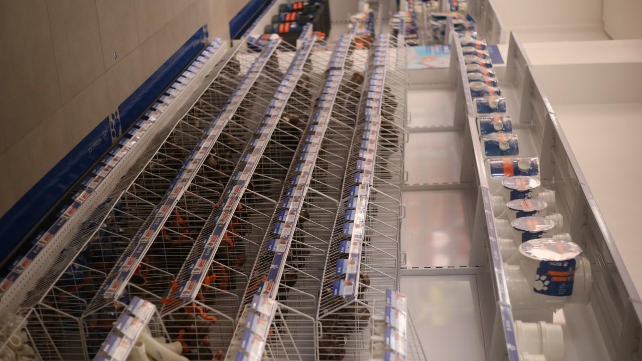 Gôndolas e Prateleiras para loja de ferragens