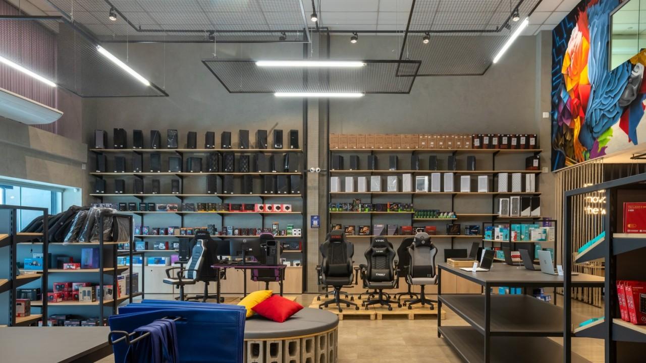 mobiliário comercial para loja de informática