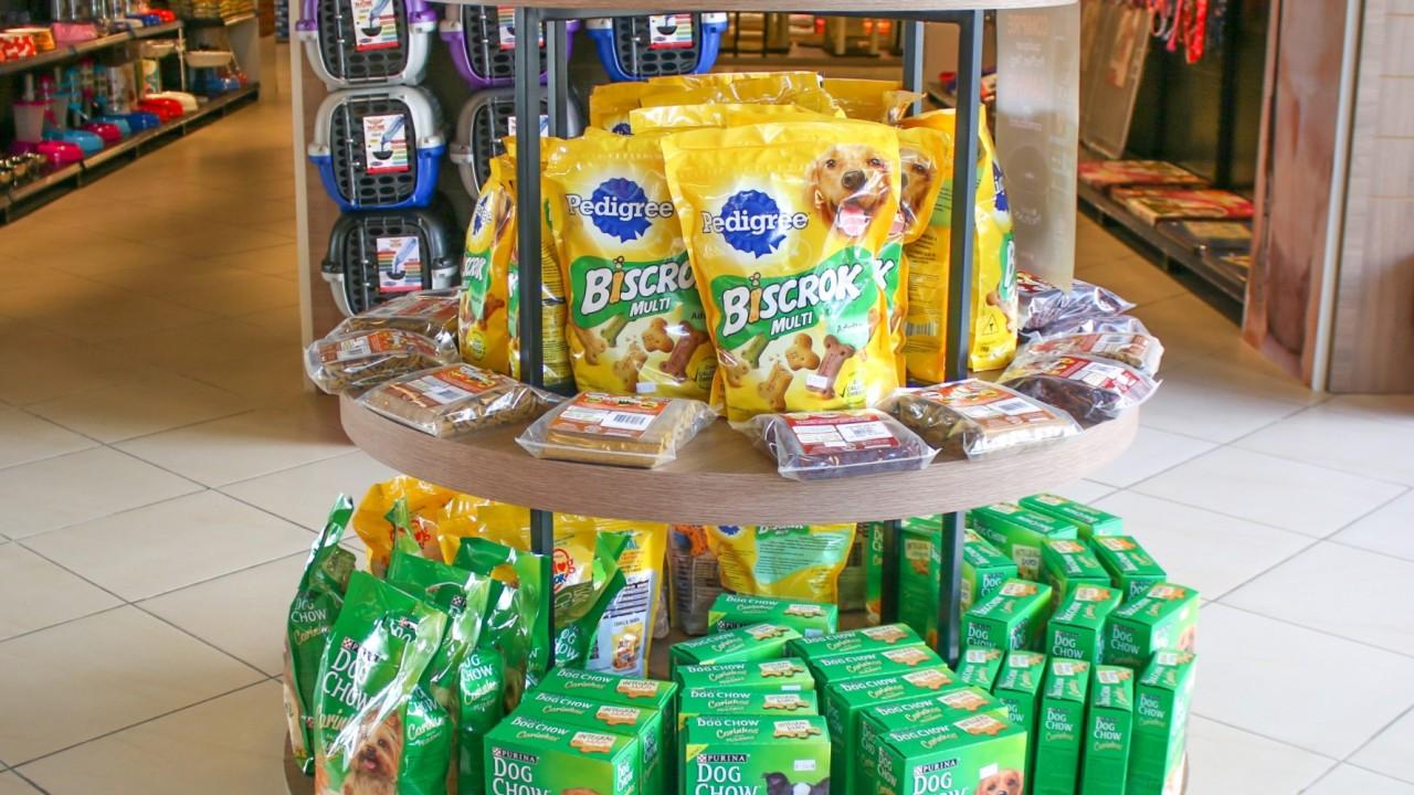 gôndolas e prateleiras para loja de rações, coleiras, petshop e agropecuárias