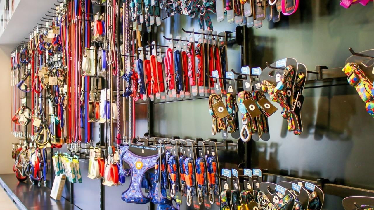 gôndolas e prateleiras para loja de rações, coleiras, petshop e agropecuárias