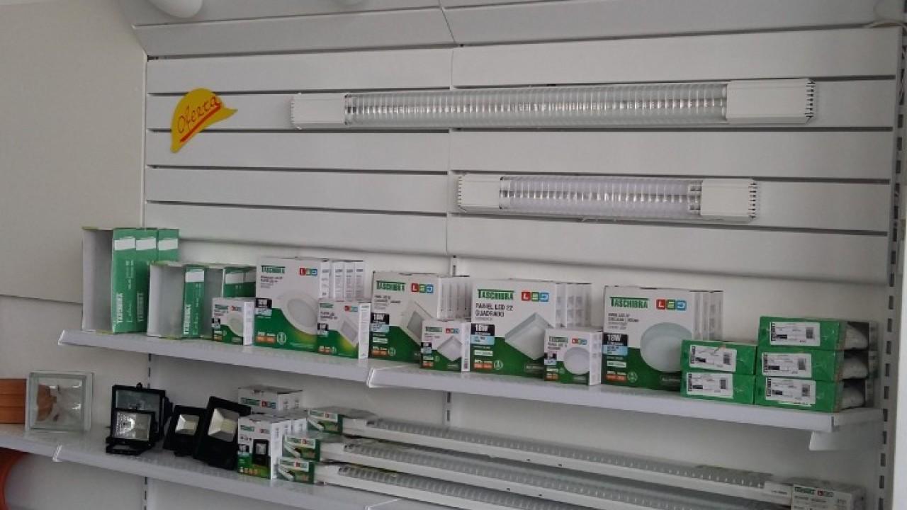 Gôndolas e Prateleiras para loja de ferragens