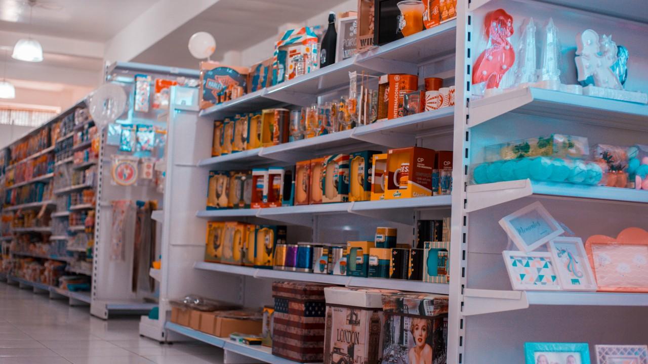 expositor de artigos de festas para loja de bazar e utilidades