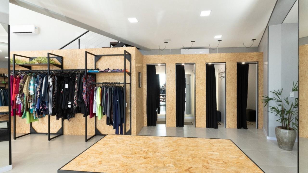 provador de roupas para loja de confecção