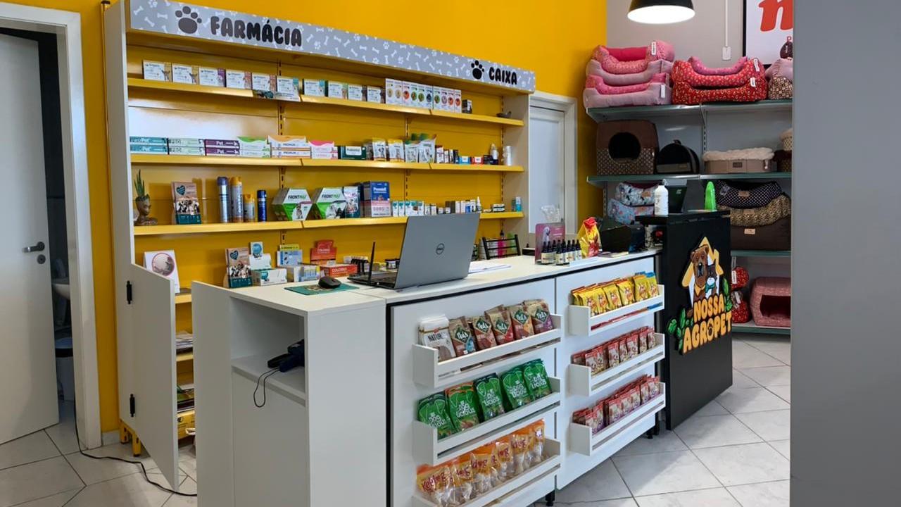 gôndolas e prateleiras para loja de rações, coleiras, petshop e agropecuárias