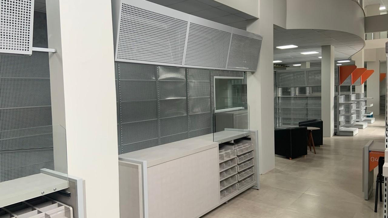 Gôndolas e Prateleiras para loja de ferragens