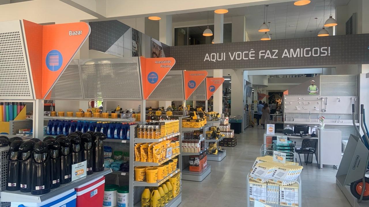 Gôndolas e Prateleiras para loja de ferragens