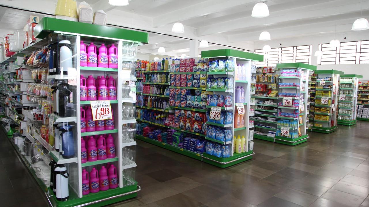 prateleira e gôndolas para supermercado e padarias