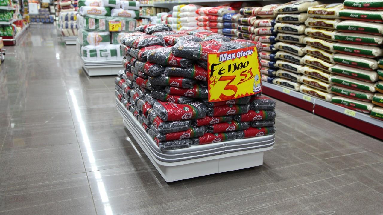 prateleira e gôndolas para supermercado e padarias