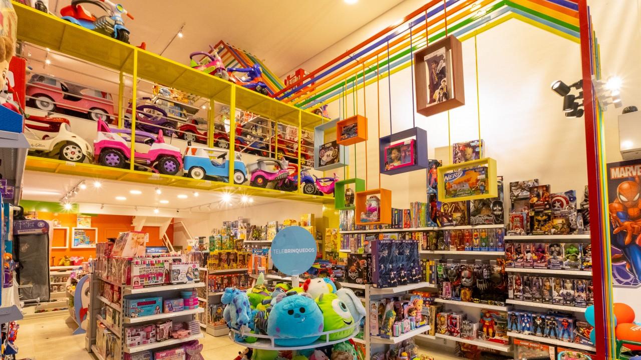mobiliário personalizado para loja infantil de brinquedos