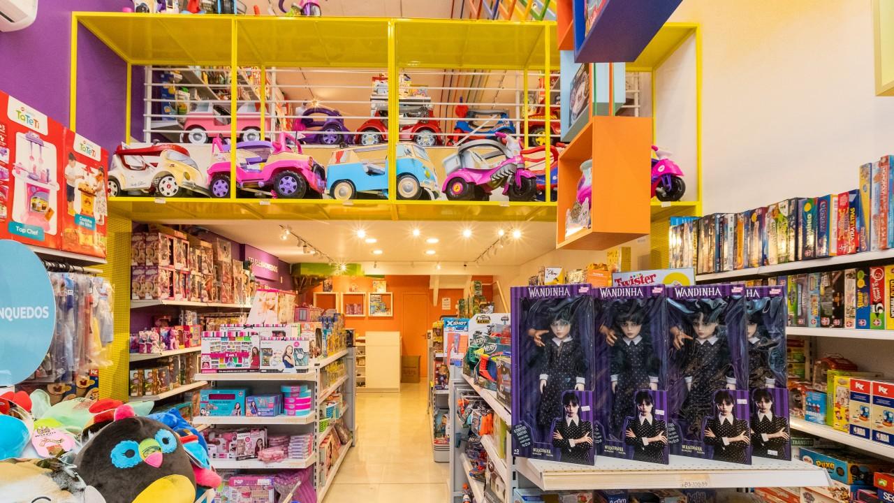 mobiliário personalizado para loja infantil de brinquedos