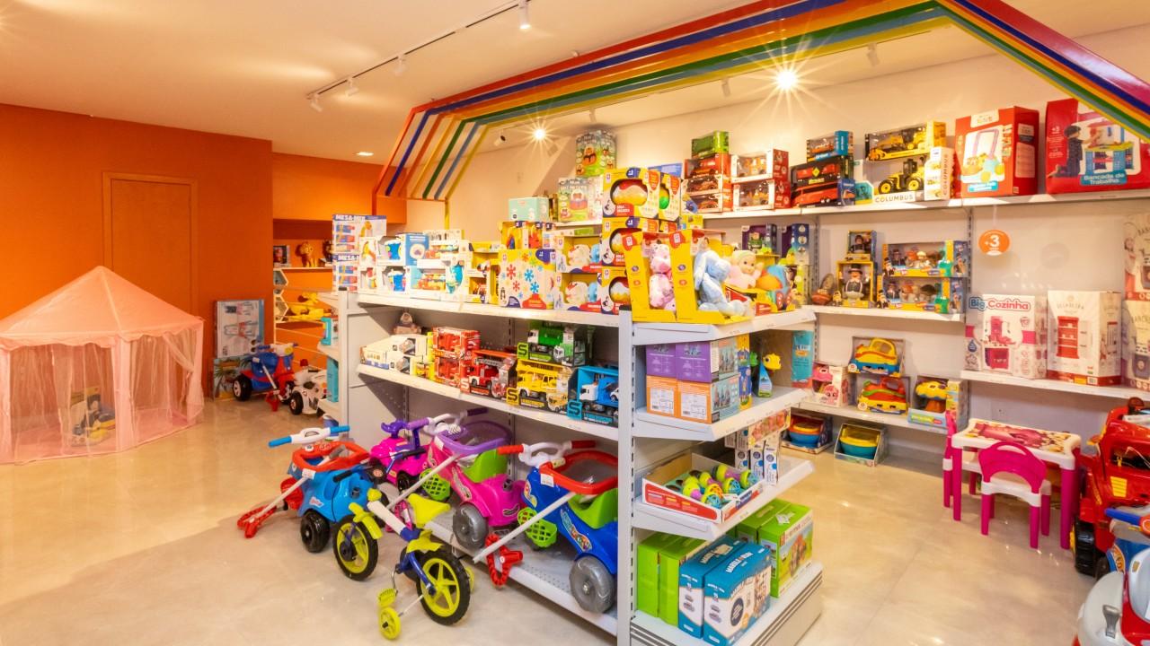mobiliário personalizado para loja infantil de brinquedos