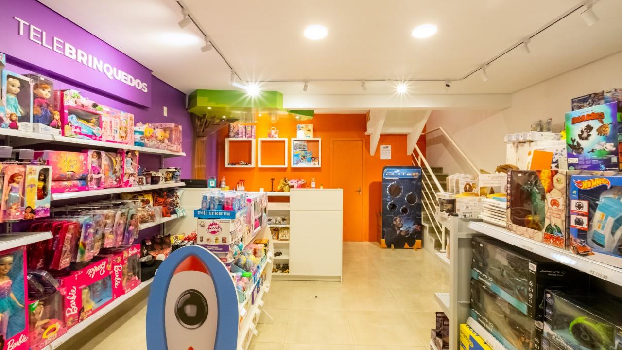 mobiliário personalizado para loja infantil de brinquedos