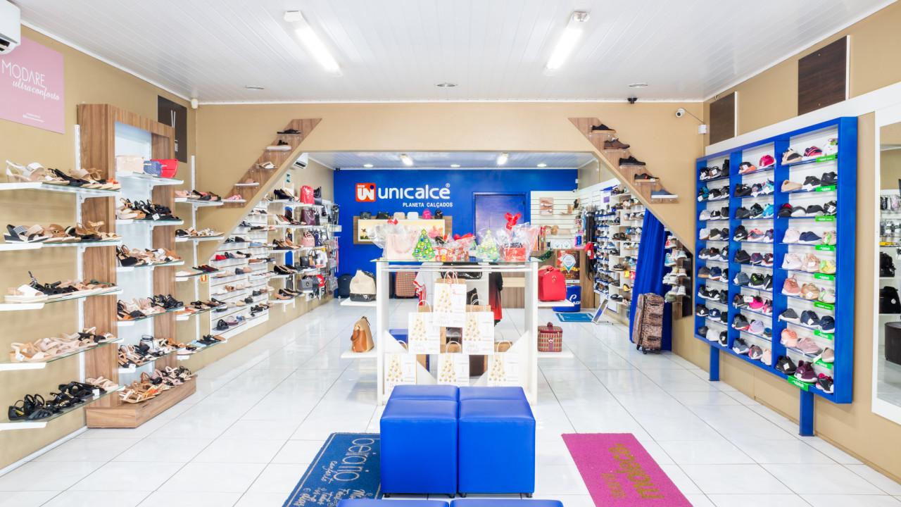 mobiliário e expositor para loja de calçados